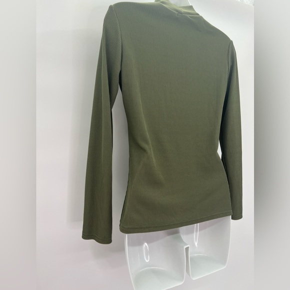 Boohoo Women's Ribbed Slim Fit Lightweight Long Sleeve Turtleneck Sweater - Picture 6 of 9